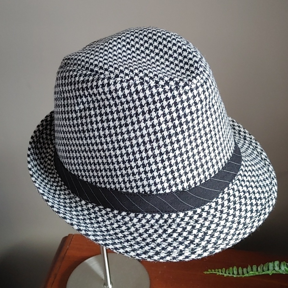 Le Chateau NWOT Black & White Herringbone Fedora